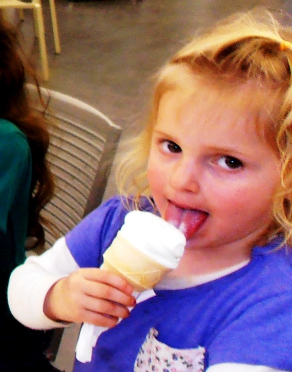 הילדים מתקשים לאכול בקיץ? תנו להם גלידה ושלגונים